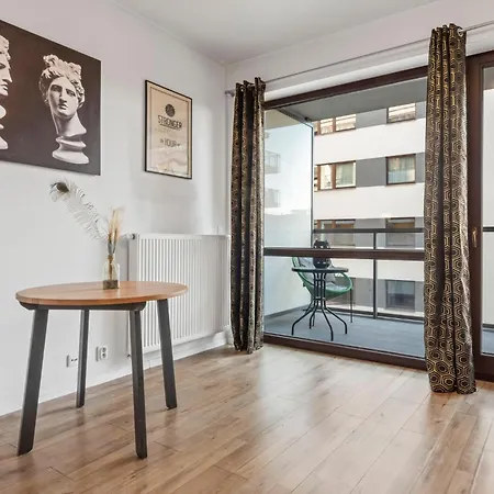 Lovely Studio. Good Location.