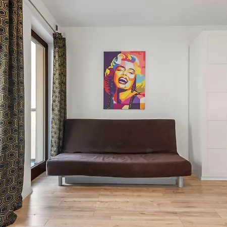 Lovely Studio. Good Location. Варшава
