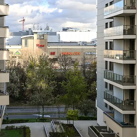 Lovely Studio. Good Location.